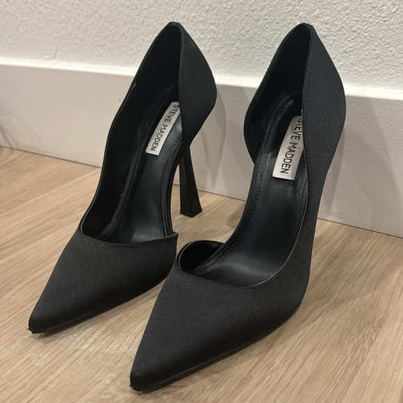 Steve Madden black pointy toe Heels 7.5 - Picture 3 of 5